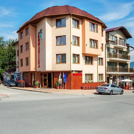 Family Hotel Romantika Velingrad Extérieur photo