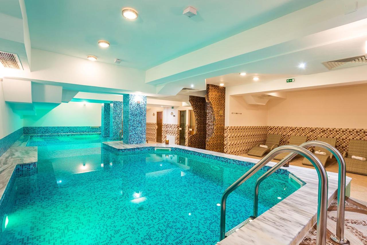 Family Hotel Romantika Velingrad Extérieur photo