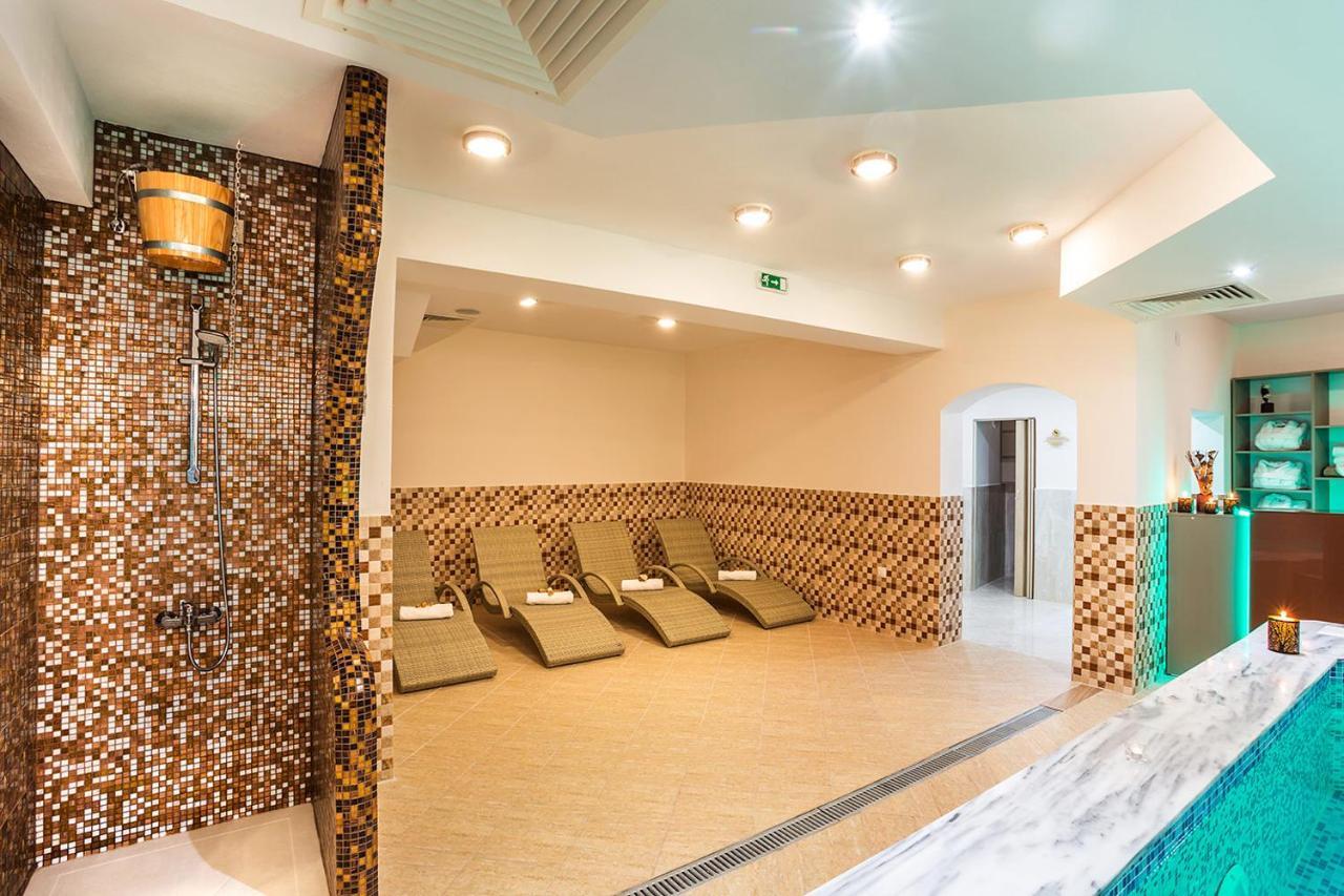 Family Hotel Romantika Velingrad Extérieur photo