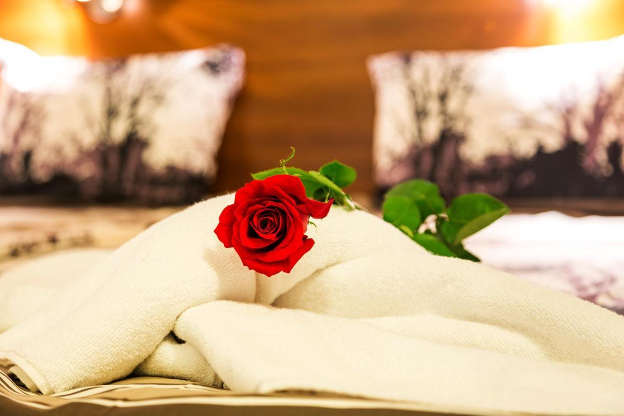 Family Hotel Romantika Velingrad Extérieur photo