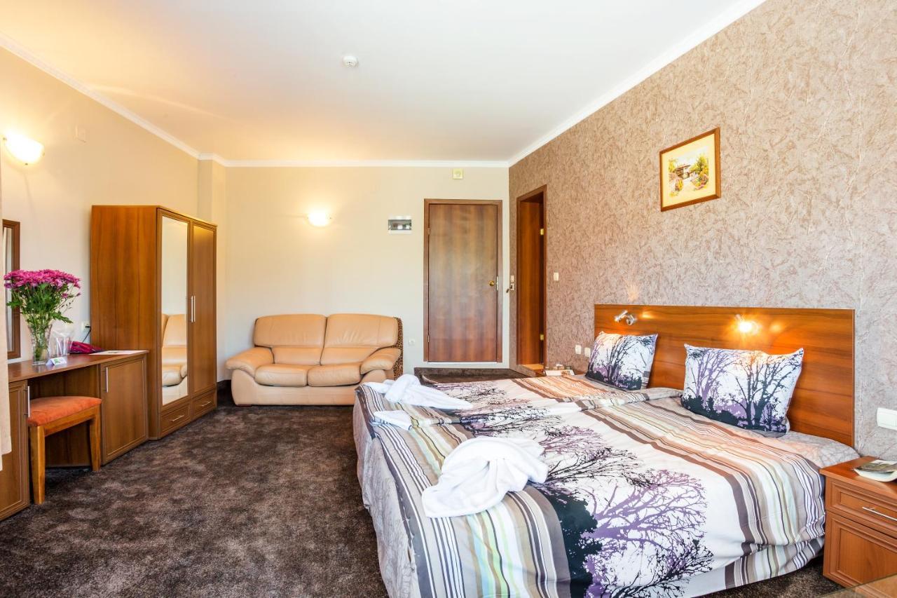 Family Hotel Romantika Velingrad Extérieur photo