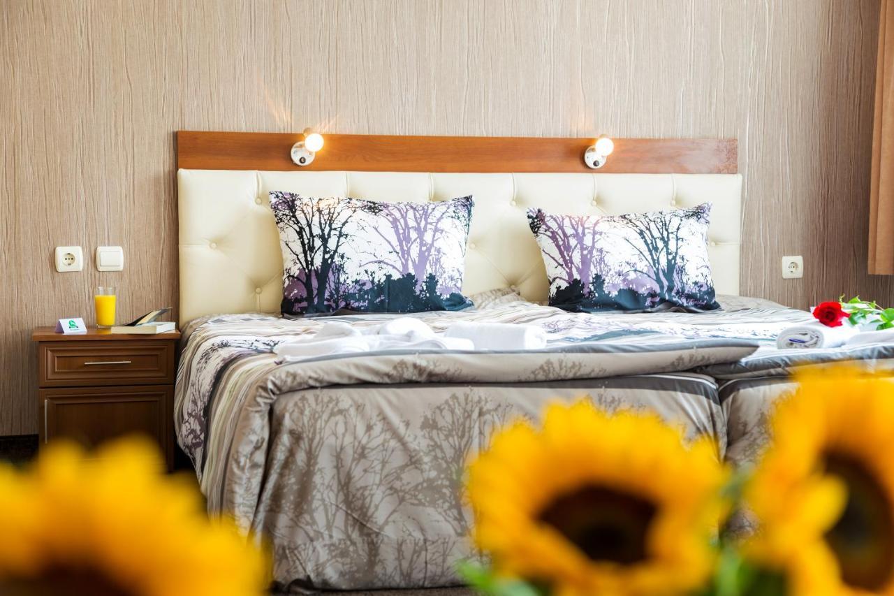 Family Hotel Romantika Velingrad Extérieur photo