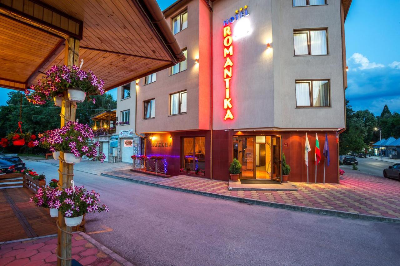 Family Hotel Romantika Velingrad Extérieur photo